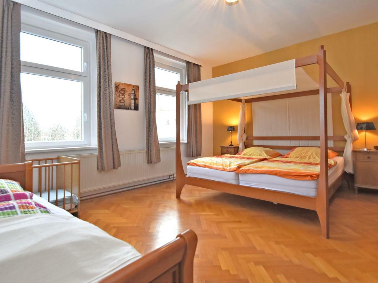 Heritage Villa With Home Cinema Sauna Treuen Eksteriør billede